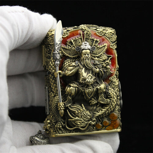 ���� Zippo Hero Gold